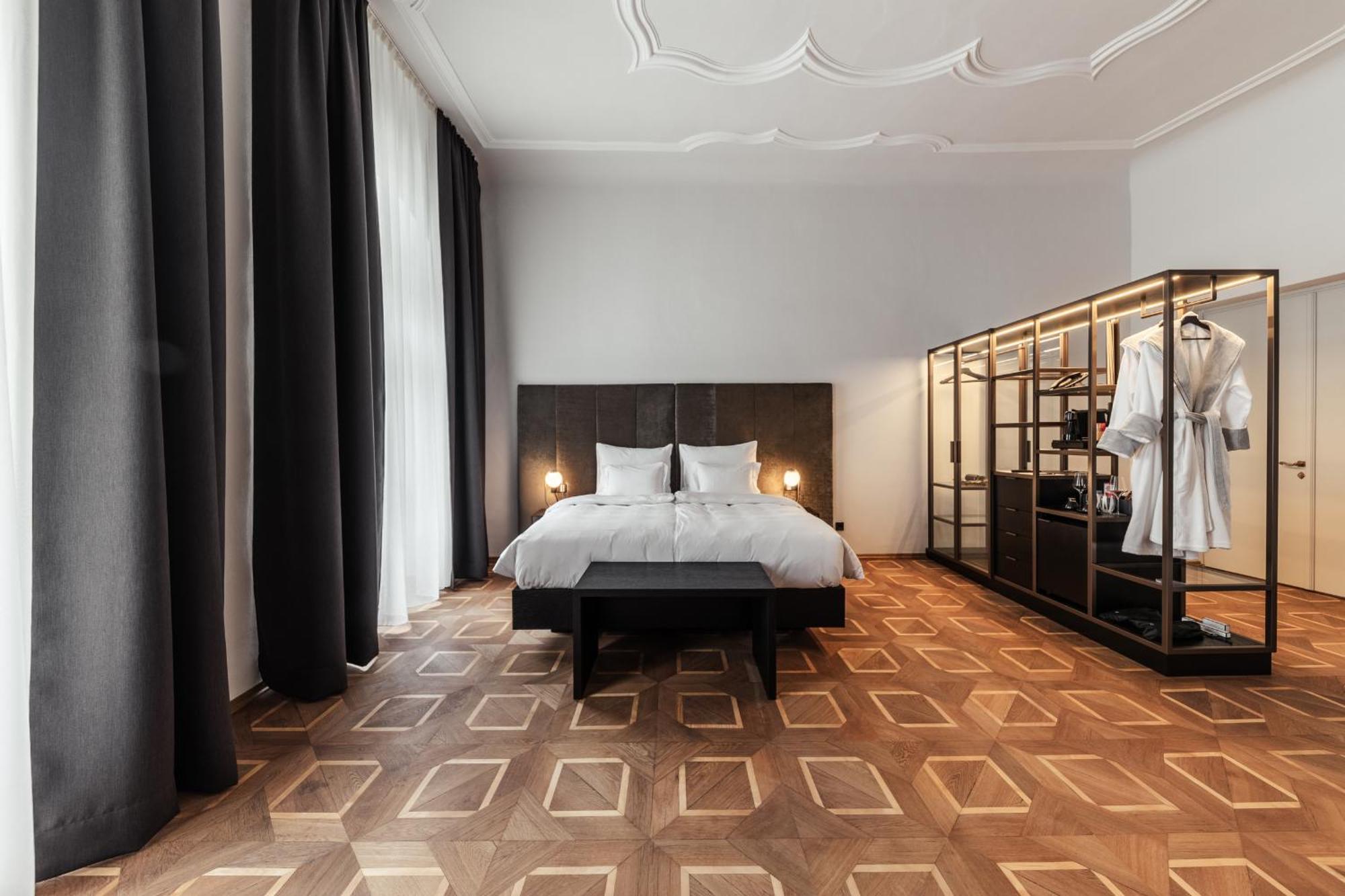 Meta Suites Historic City Living Больцано Экстерьер фото