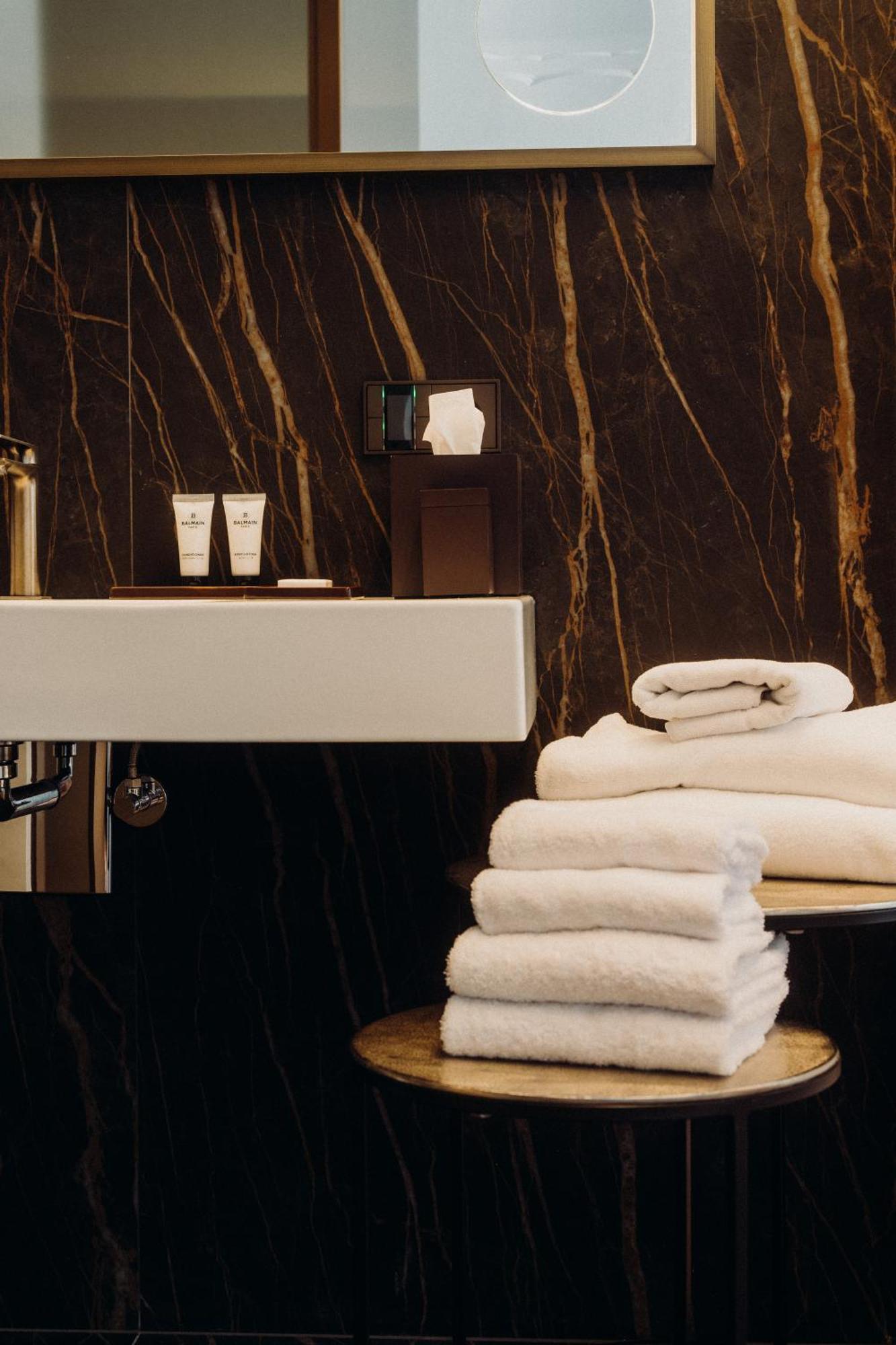 Meta Suites Historic City Living Больцано Экстерьер фото
