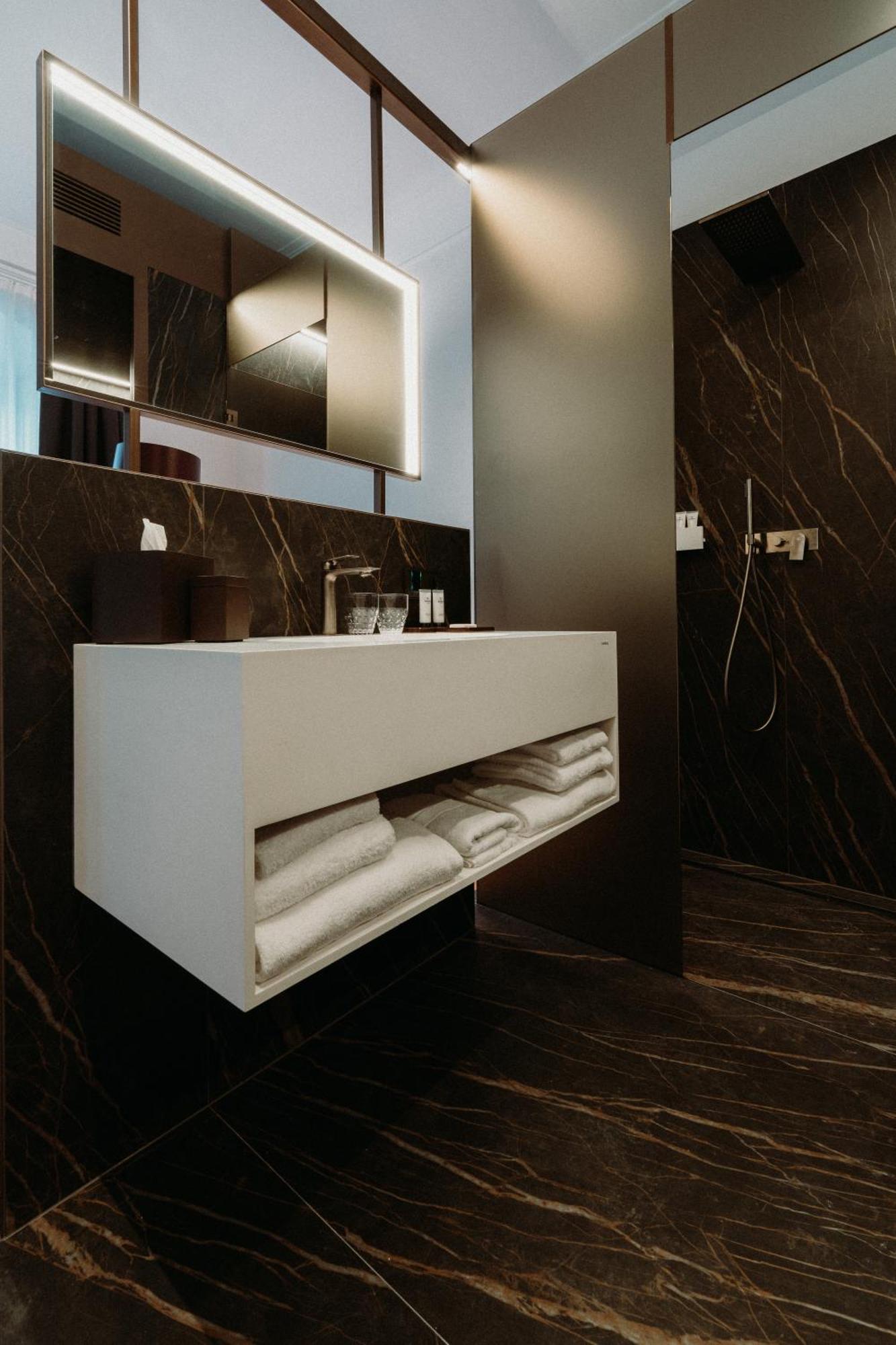 Meta Suites Historic City Living Больцано Экстерьер фото