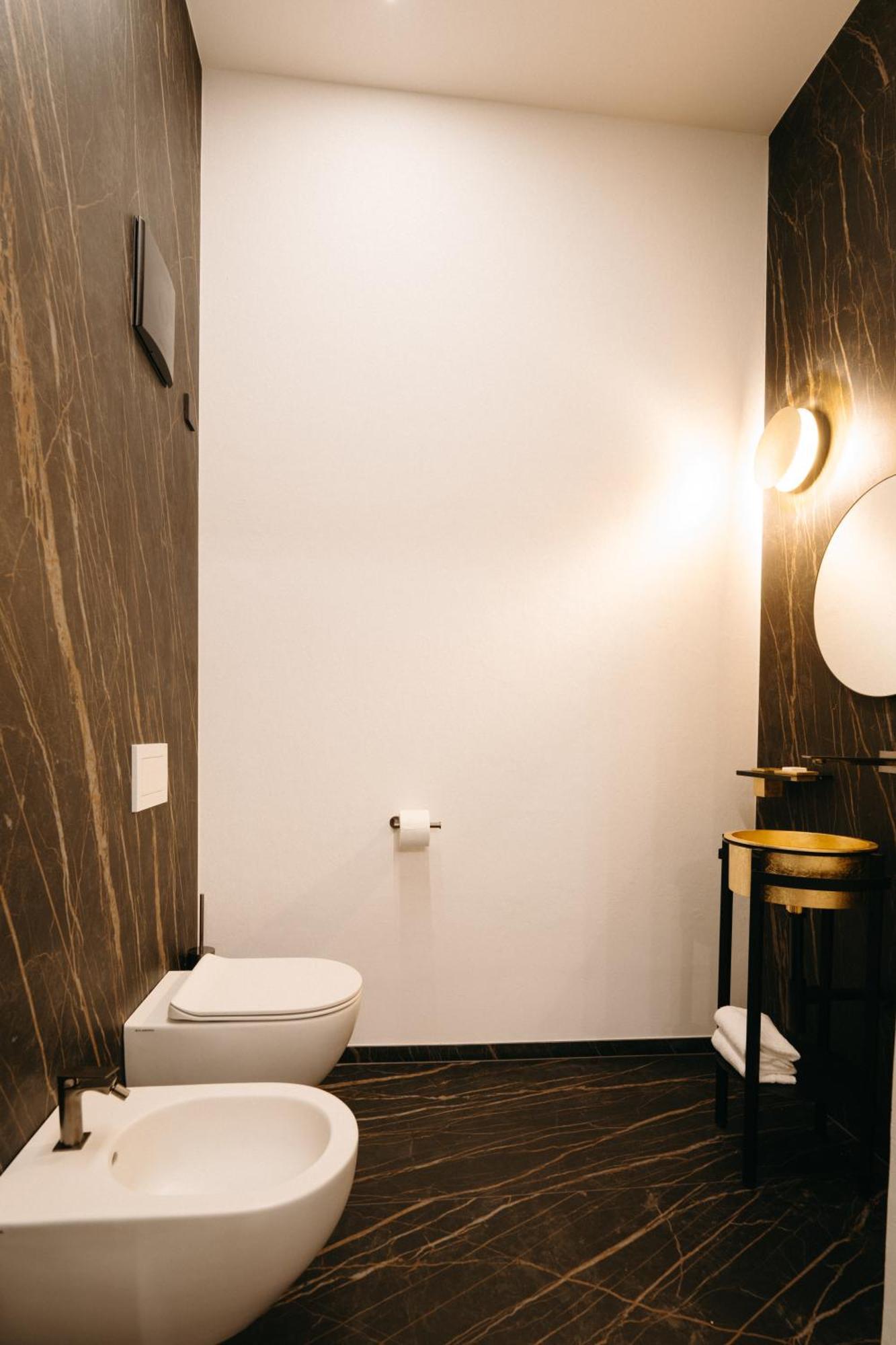Meta Suites Historic City Living Больцано Экстерьер фото